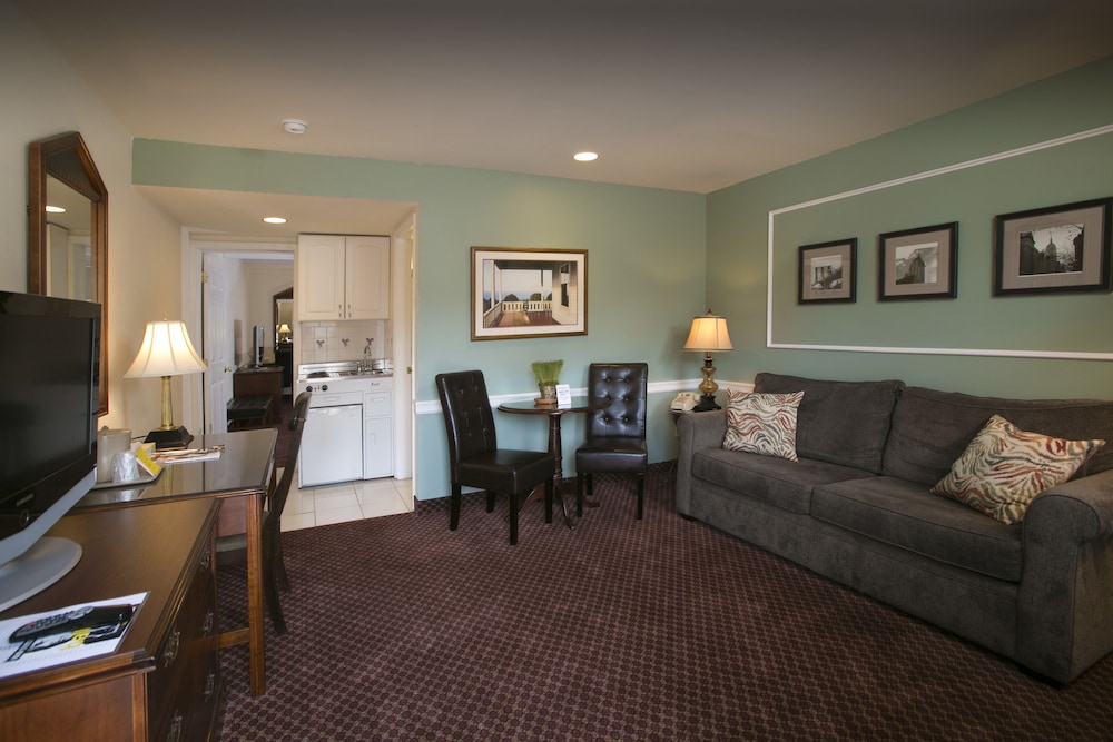 Suite, 1 Bedroom - Photo 5