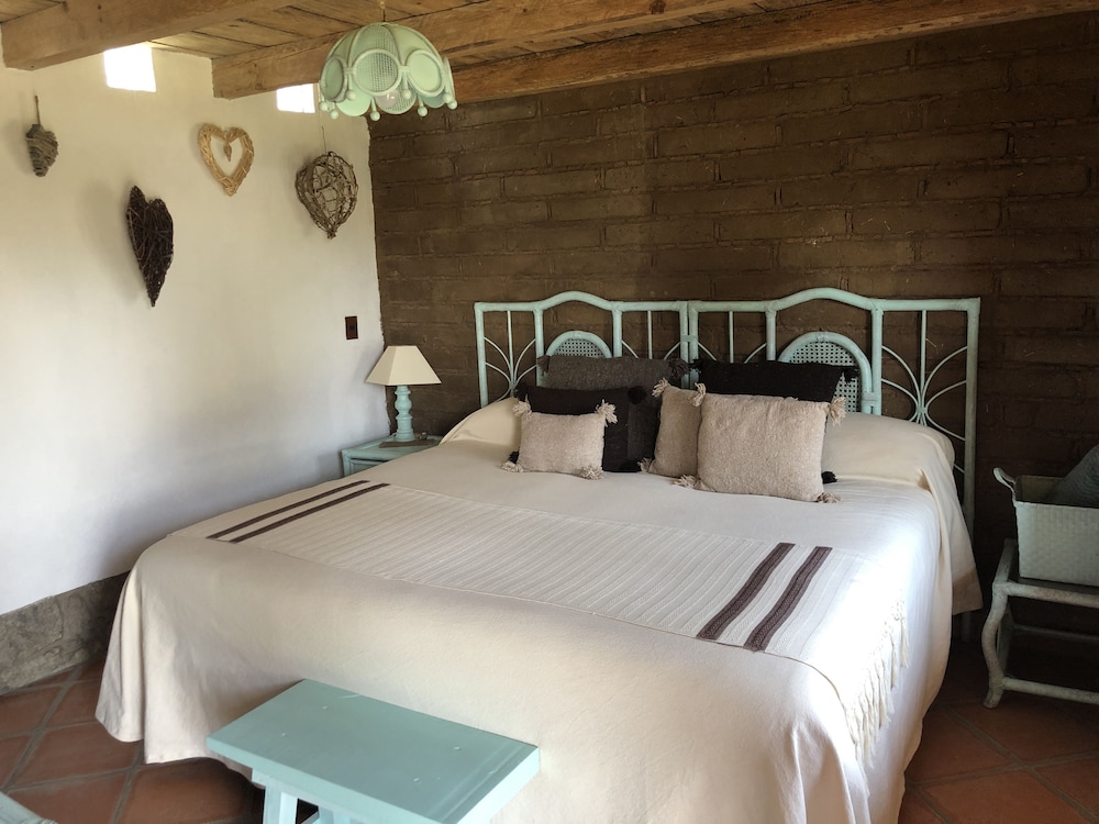 Standard Room, 1 King Bed, Accessible, Garden Area photo 1