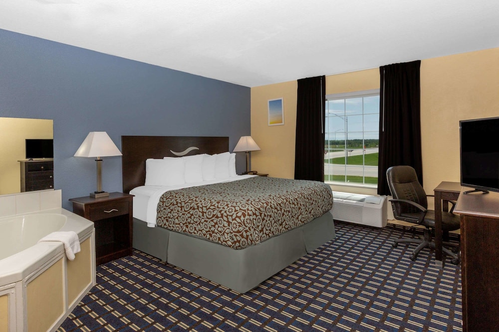 Deluxe Suite, 1 Bedroom, Non Smoking (1 King Bed) photo 1