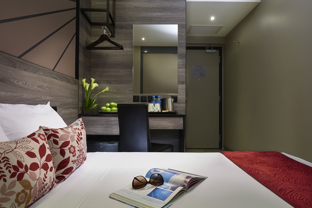 Superior Room, 1 Queen Bed photo 3