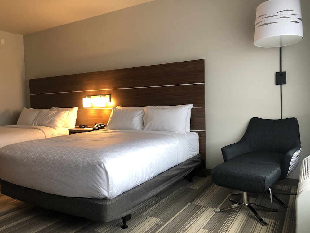 Suite, Multiple Beds