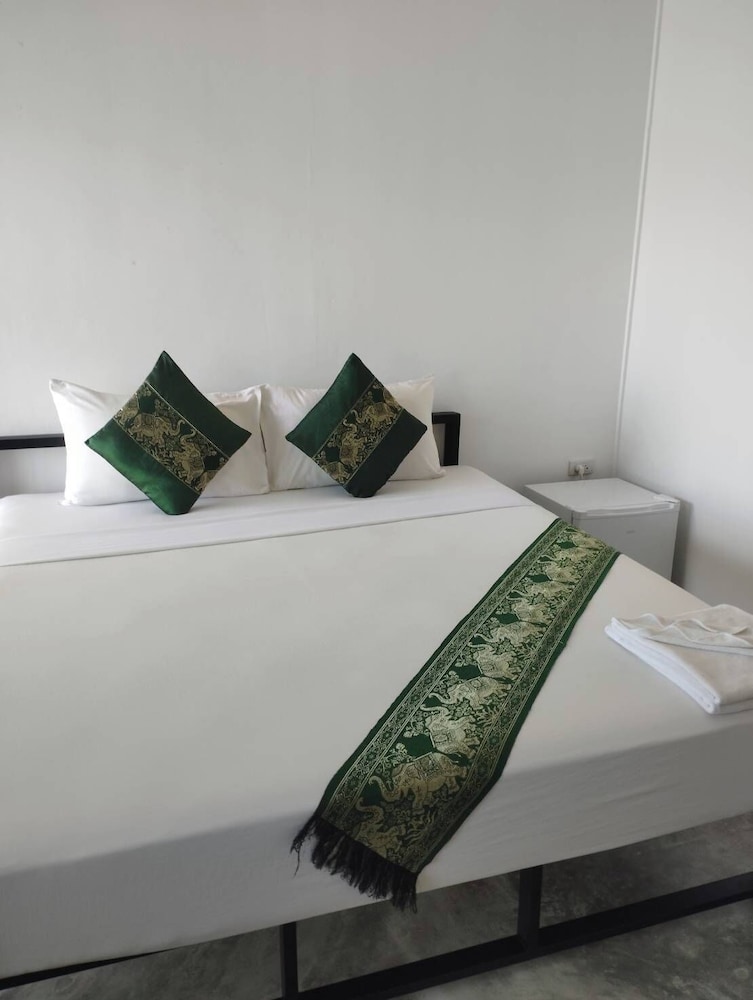 Deluxe Beach Bungalow A/C