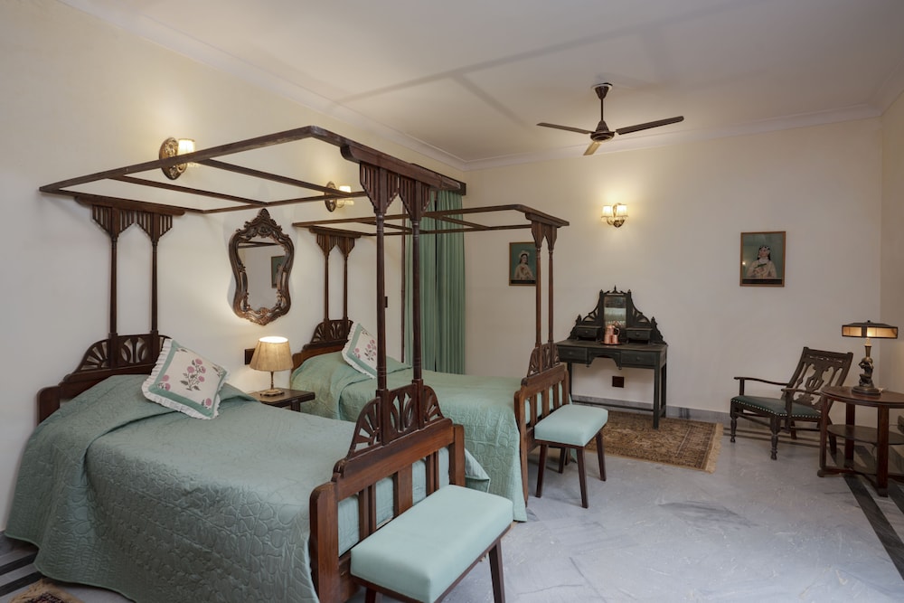 Room, 4 Bedrooms (Kothi)