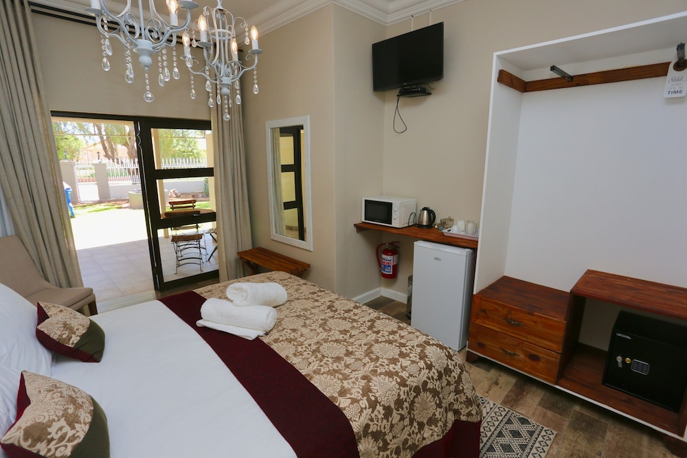 Double Room (Queen)