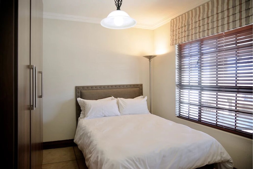 Room (Manor House Room 1) photo 1