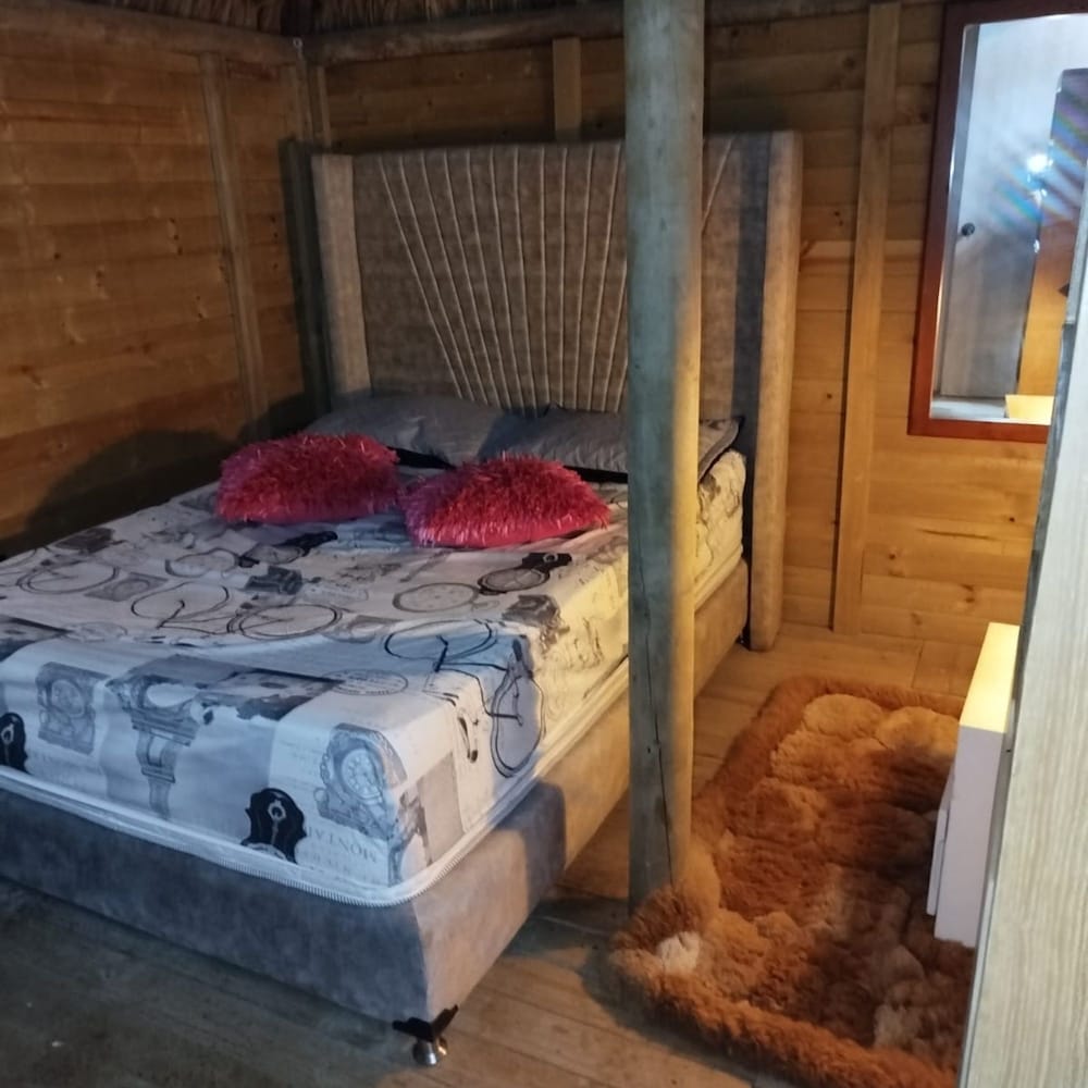 Deluxe Cabin, Balcony, Mountain View photo 3