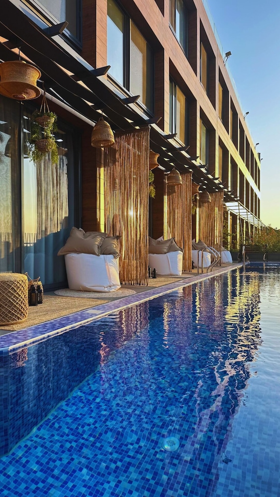 Pool-Side Room photo 1