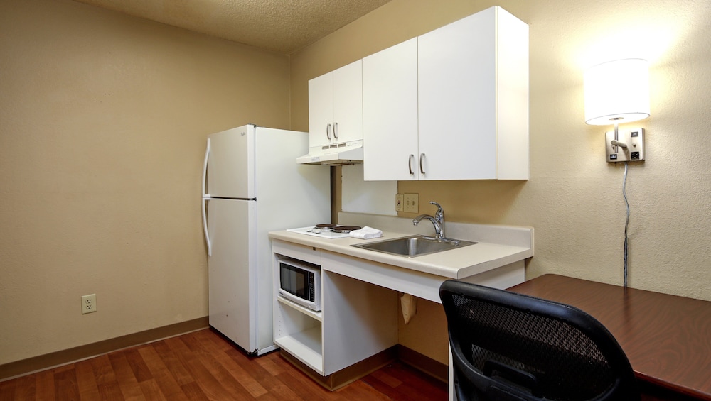 Standard Room, 2 Double Beds, Accessible, Non Smoking (Kitchen)