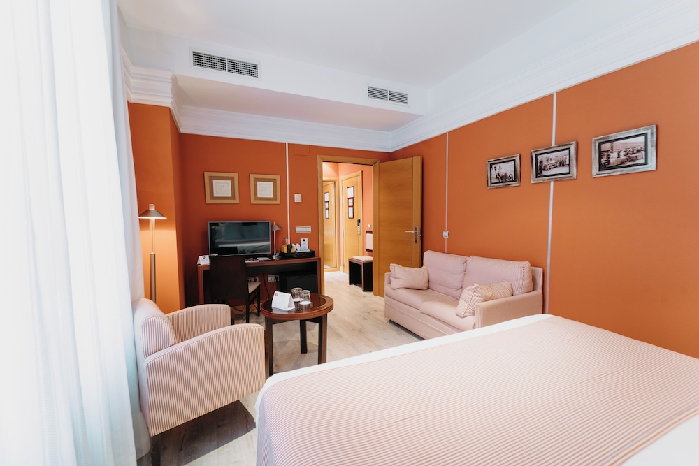 Double Room - Photo 8