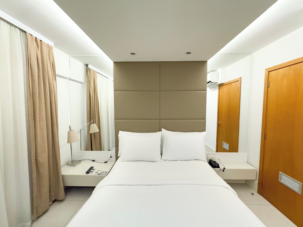 Deluxe Double Room thumbnail 5