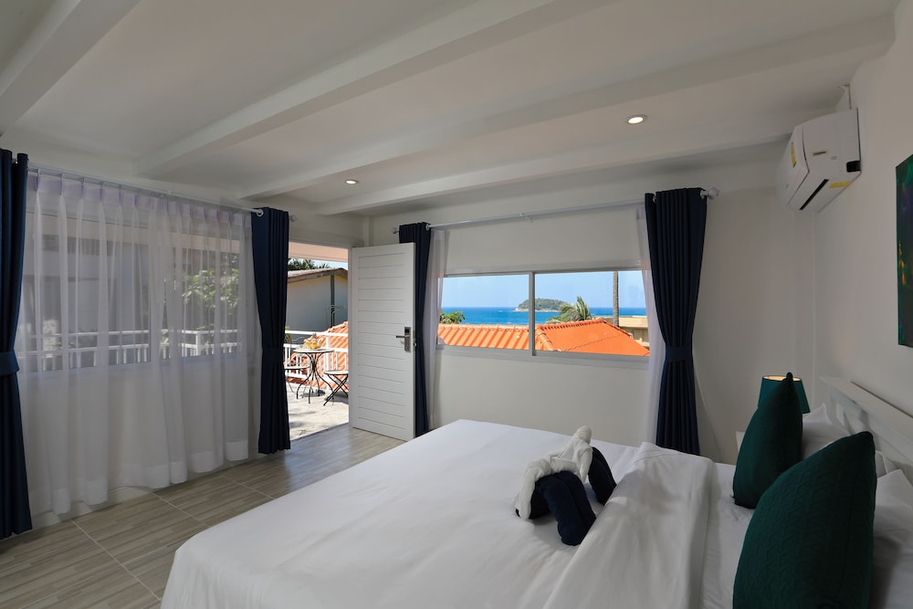 Deluxe Room Sea View - Photo 6