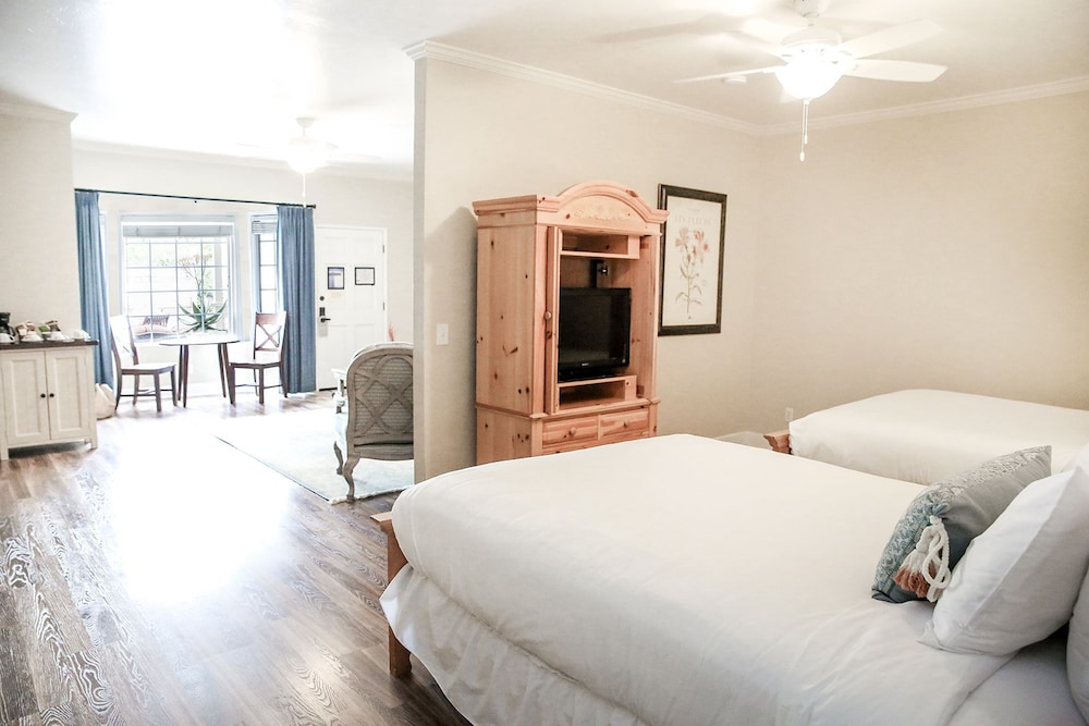 Luxury Suite, 1 King Bed - Photo 1