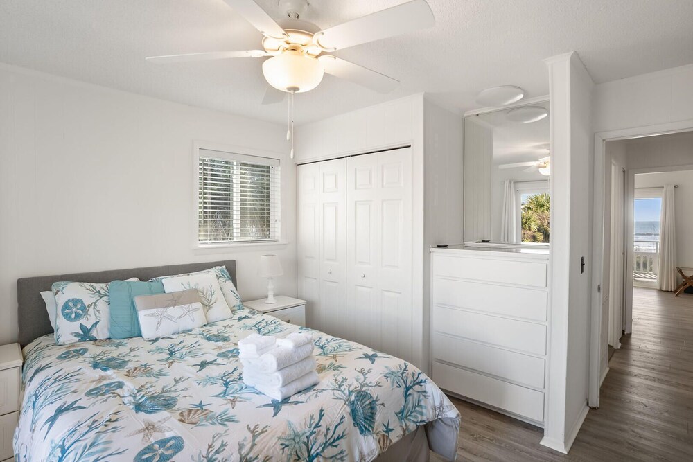House, Multiple Beds, Kitchen, Ocean View photo 3