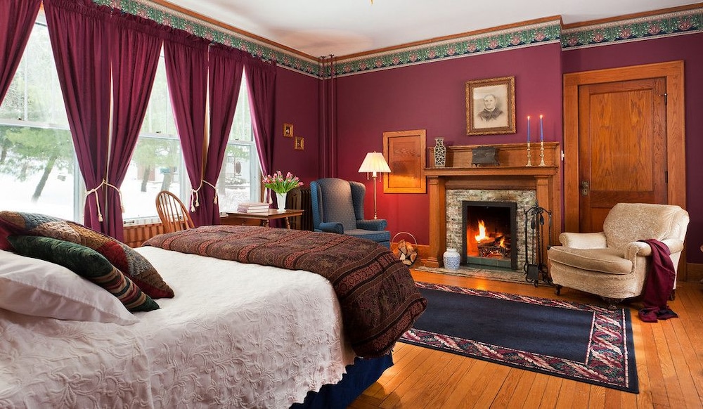 Double Room, 1 King Bed, Jetted Tub, Ground Floor photo 2