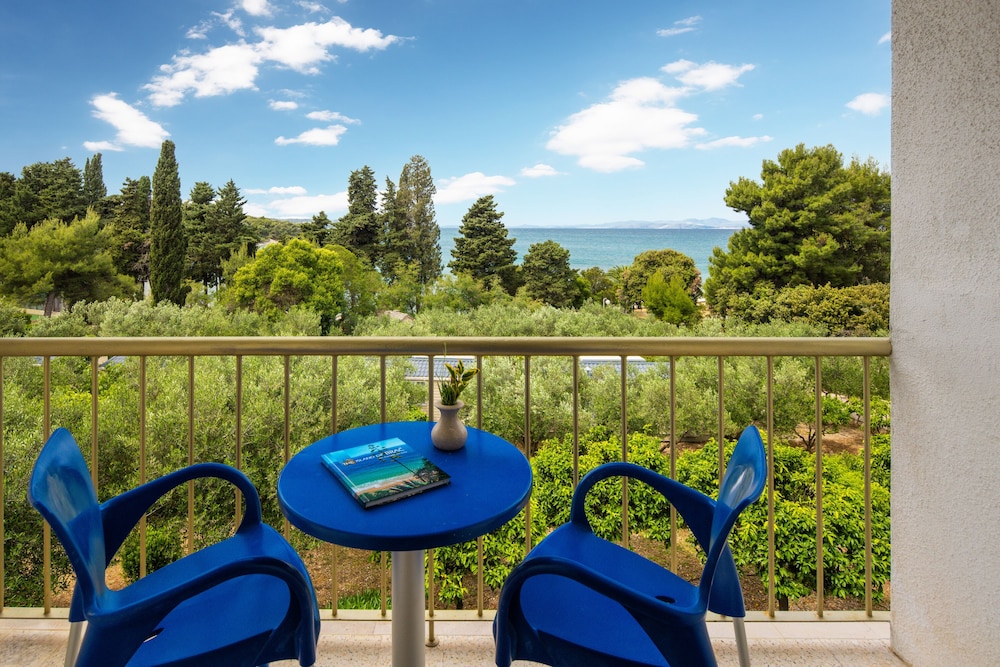 Comfort double room with sea view balcony photo 2