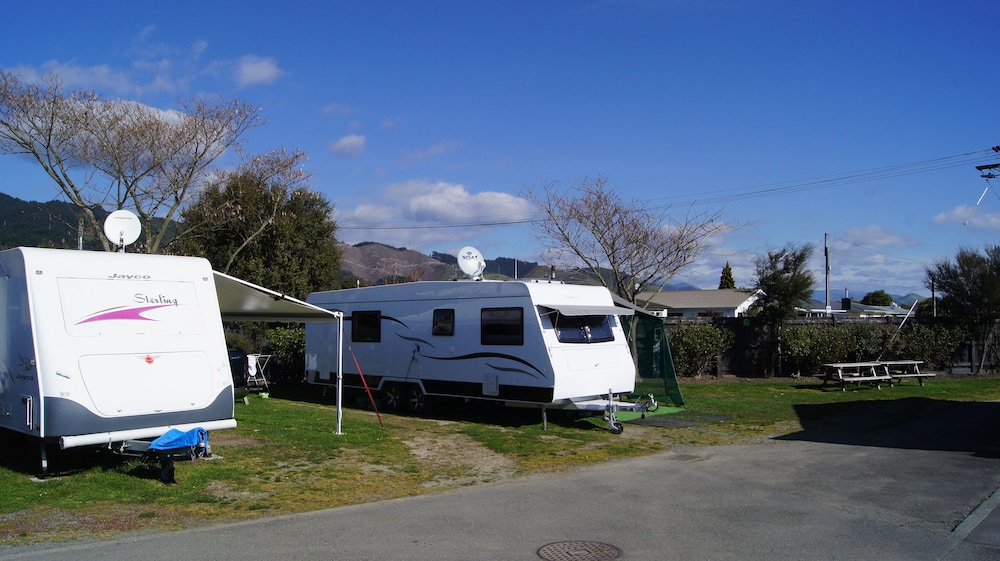 Powered Site - No Beds photo 3