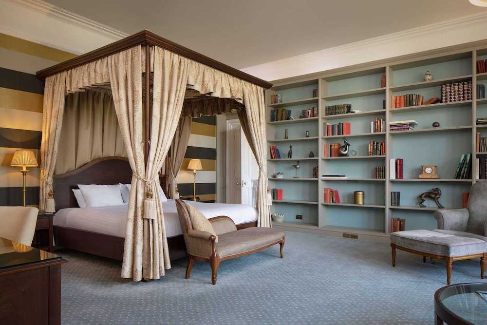 Deluxe Suite, 1 King Bed, Non Smoking (Four Poster Bed) - Photo 1