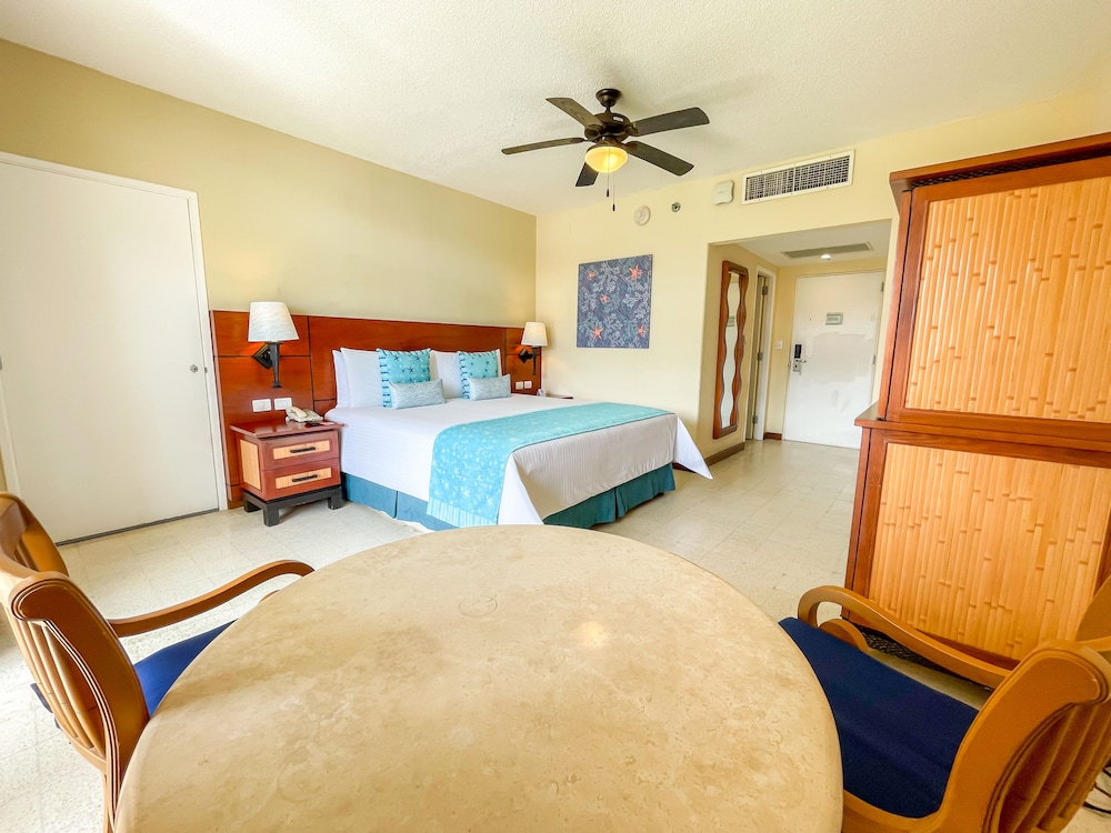 Superior Room, 1 King Bed - Photo 3