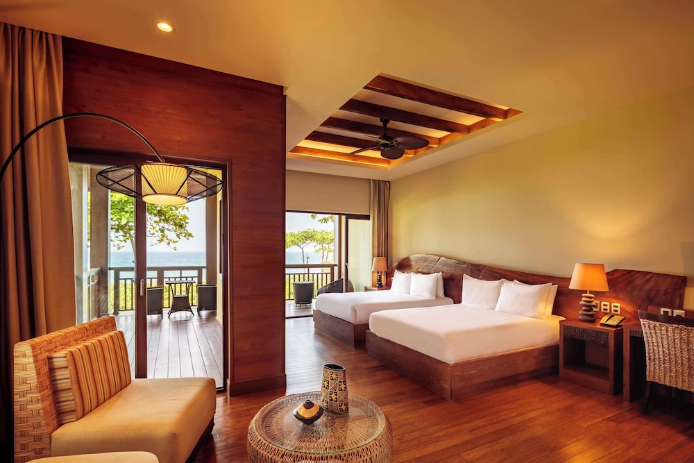 Junior Suite, 2 Queen Beds, Oceanfront