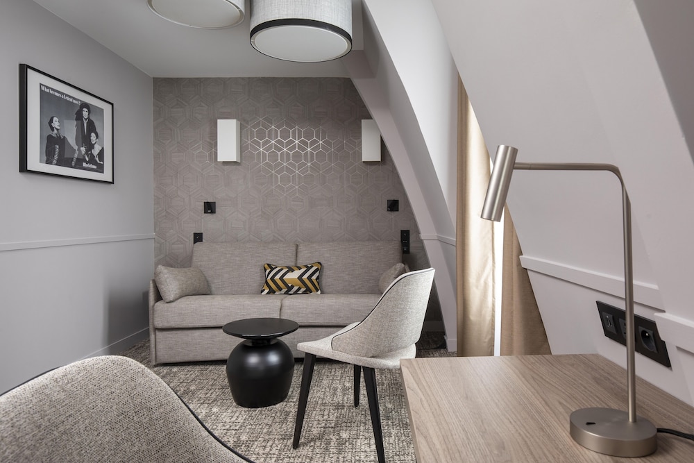 Luxury Suite