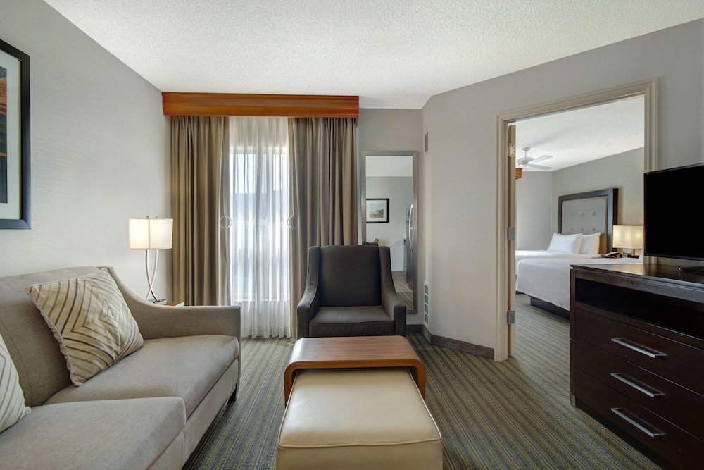 Premium Suite, 2 Double Beds, Accessible, Bathtub - Photo 1