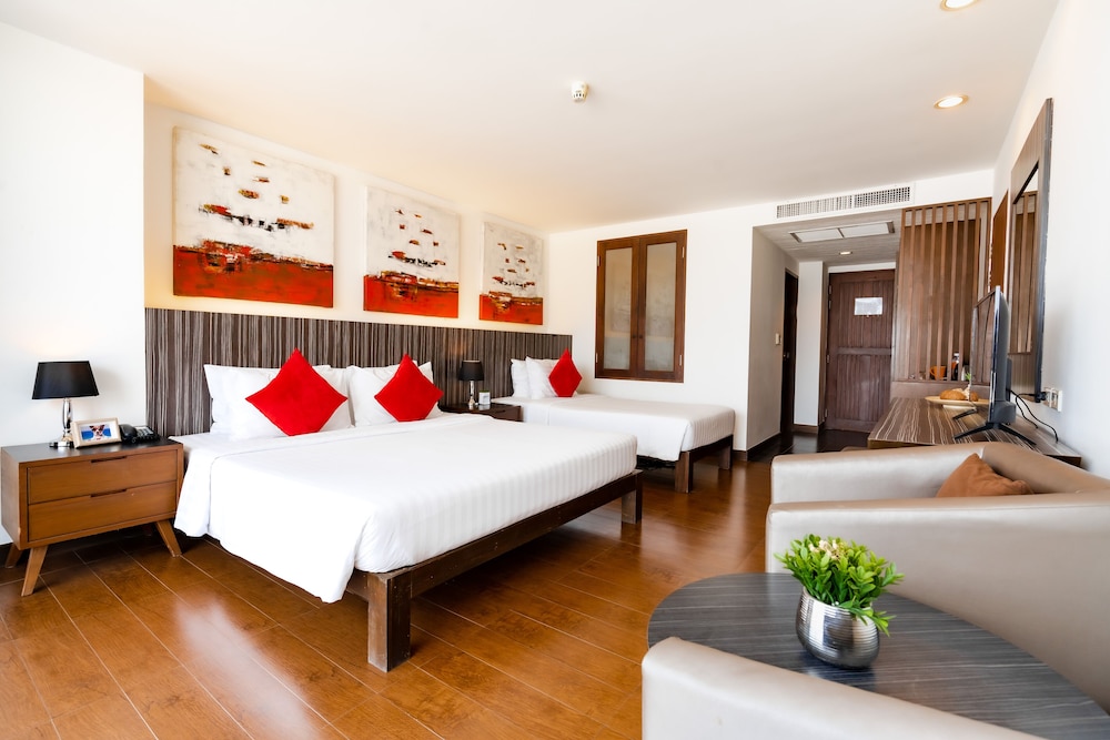 Deluxe Triple Room - Photo 1
