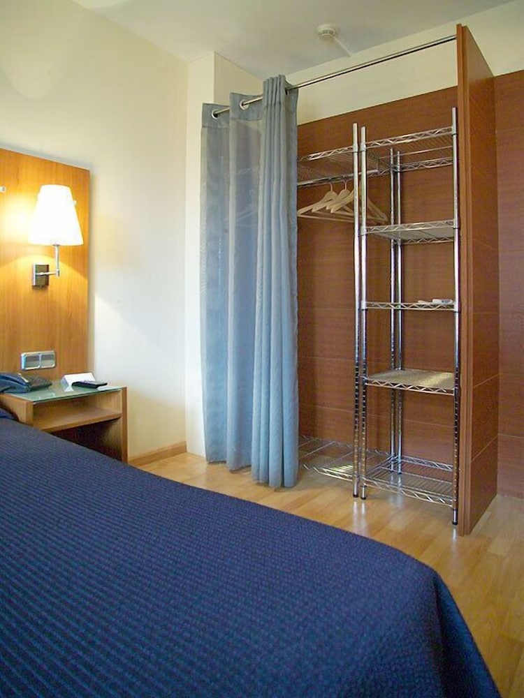 Double Room Single Use - Photo 8