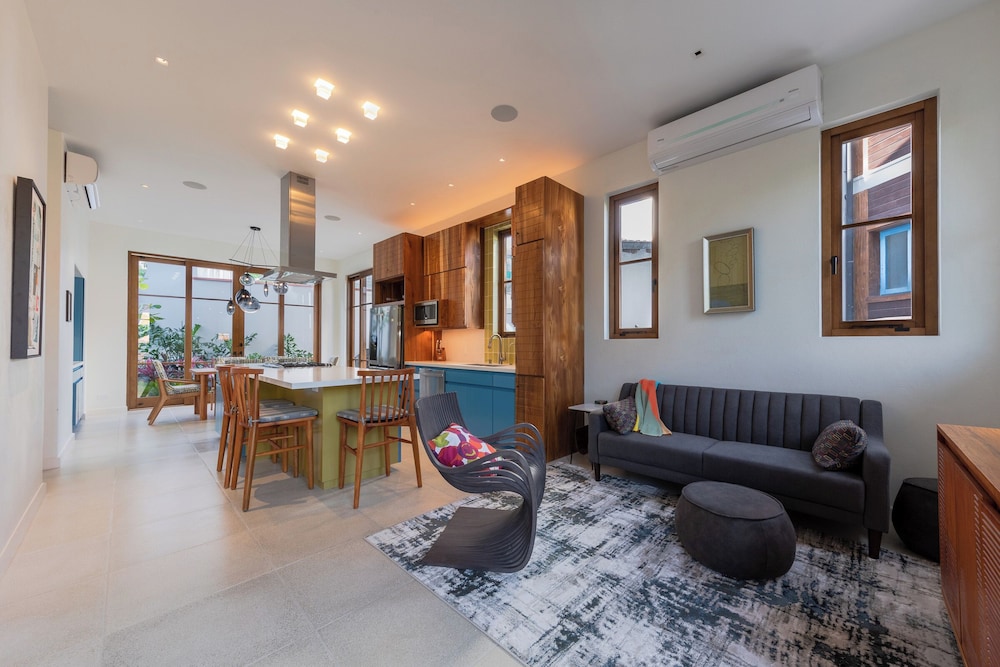 Townhome de Lujo, Múltiples Camas, Piscina Privada, Vista a la Ciudad (7 Calle Cartagena | 3 Habitaciones | 3 Baños)