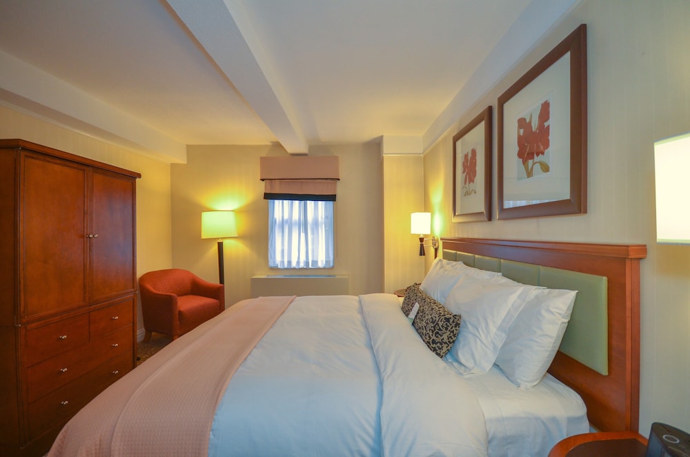 Elite Suite, 1 King Bed, One-bedroom Apartment with Separate but adjoining Living Space and Sofa Bed