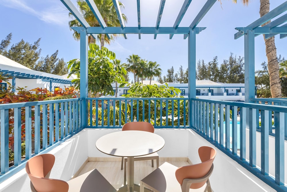 Deluxe Apartment, Pool View (2 Adults)
