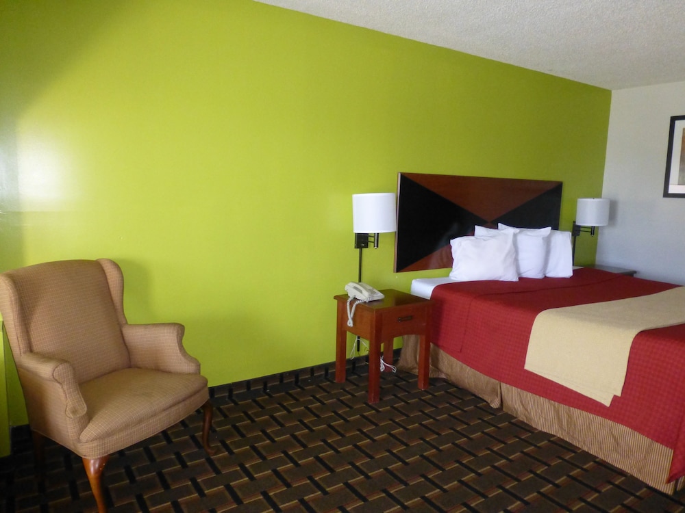 Standard Room, 1 King Bed with Sofa bed, Non Smoking photo 3
