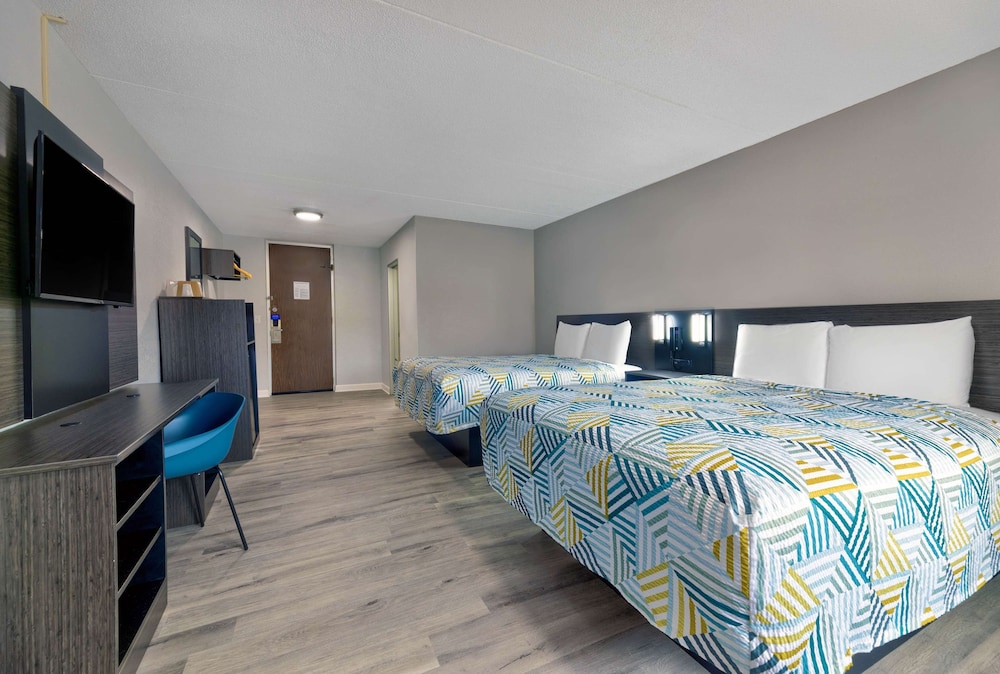 Standard Room, 2 Queen Beds, Accessible, Non Smoking - Photo 3