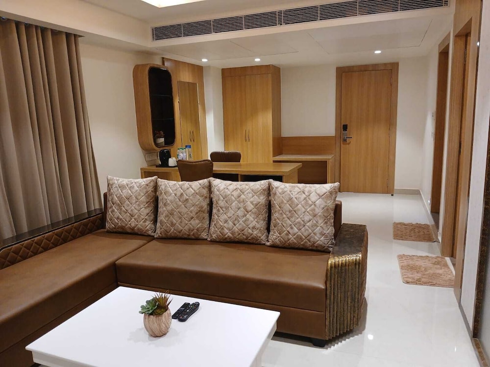 Luxury Suite