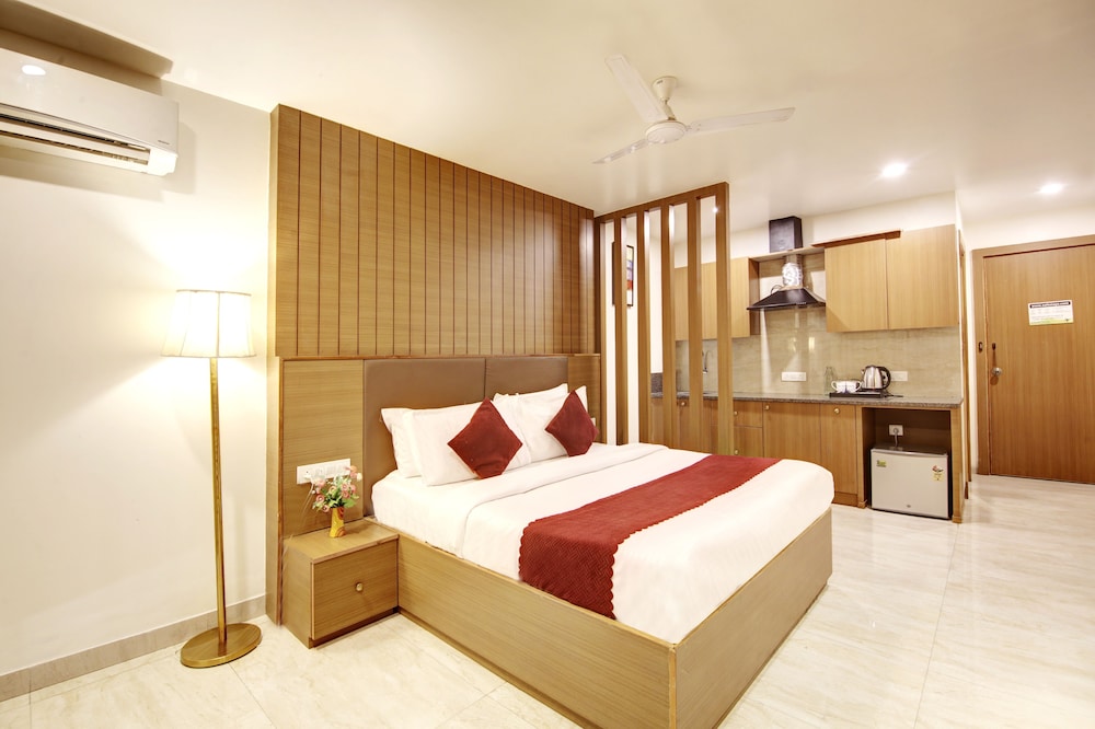 Superior Room with Kitchenatte and Balcony