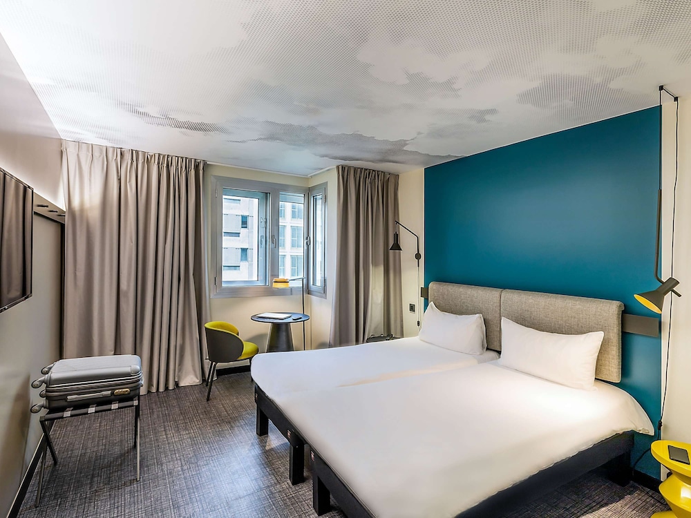 Standard Twin Room, Non Smoking - Photo 6