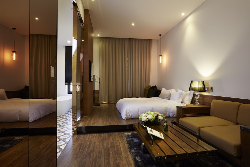 Premium Double Room photo 3