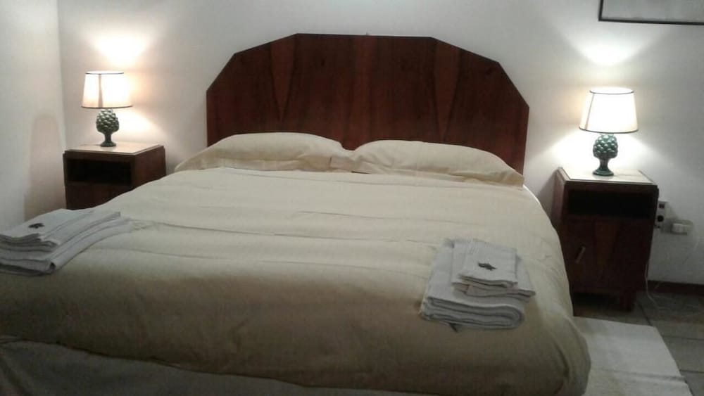 Deluxe Double or Twin Room, Shared Bathroom photo 1