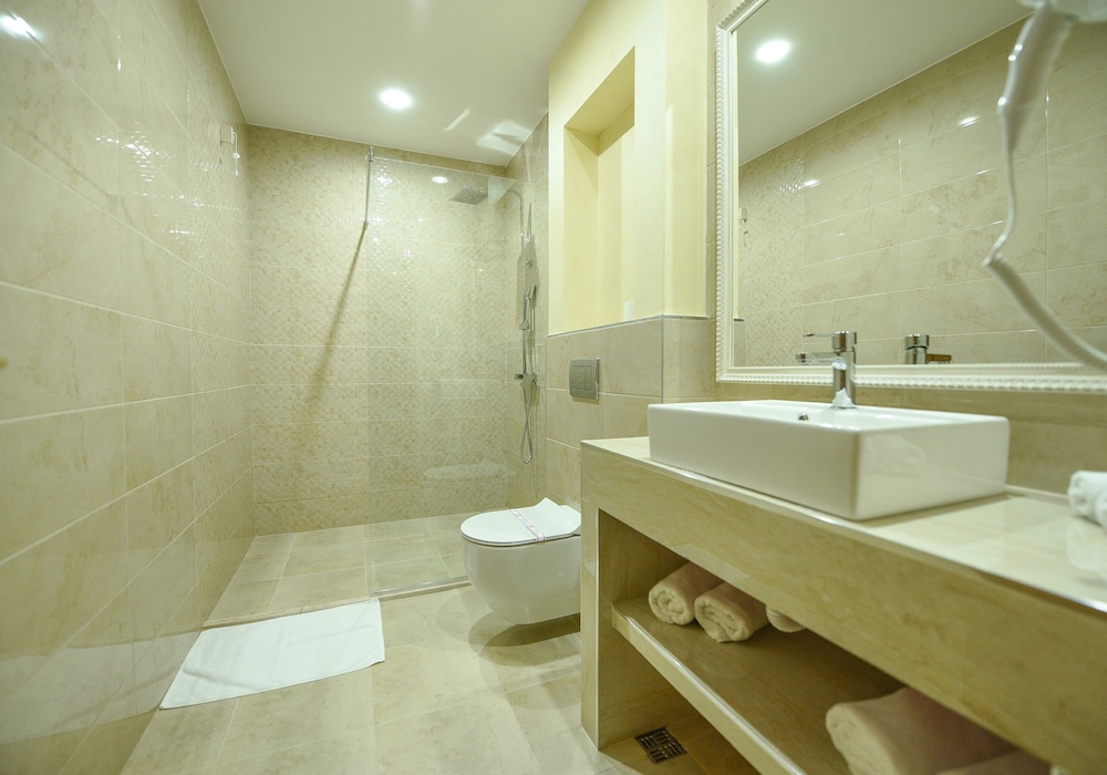 Standard Twin Room - Photo 2