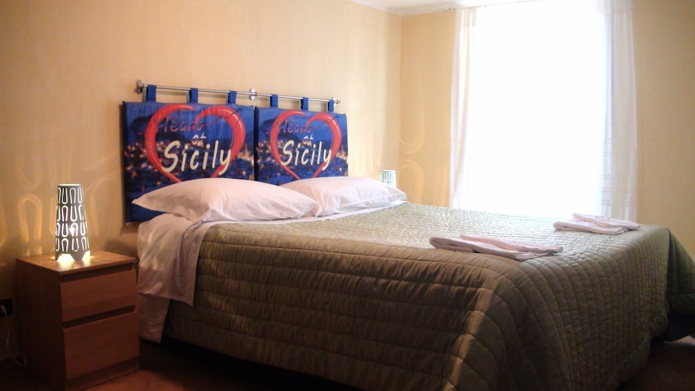 Double or Twin Room, Private Bathroom photo 1