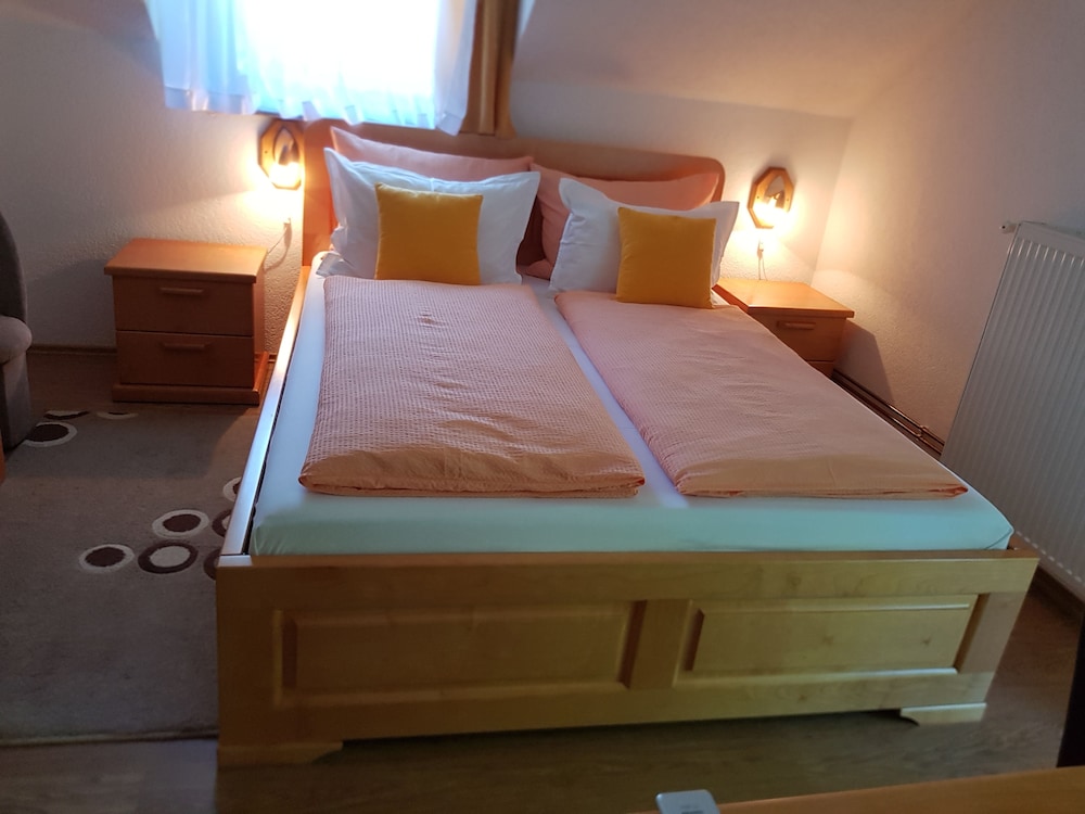 Standard Double Room, 1 Queen Bed, Mountain View photo 3