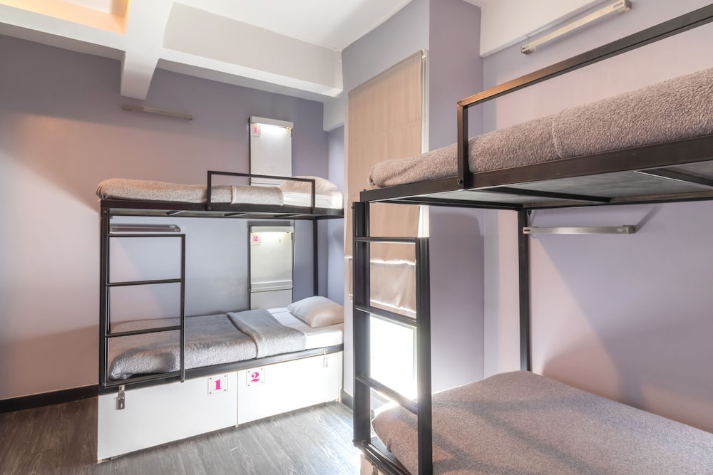 Bed in 6 bed Female Dormitory photo 3