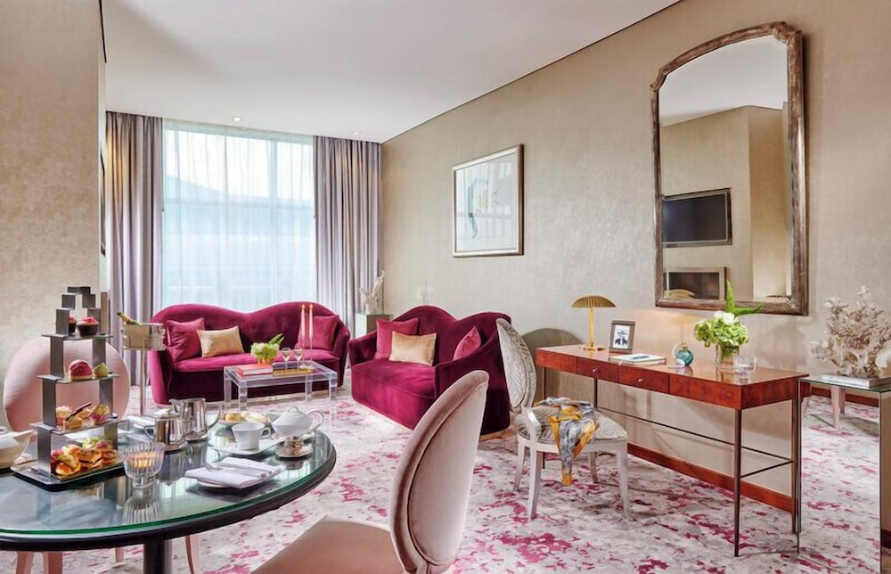 Superior Room with 2 Queen Beds - Photo 2