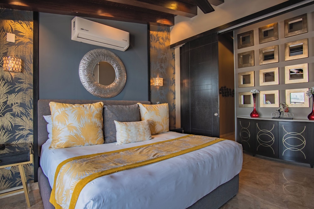 Luxury Apartment photo 1