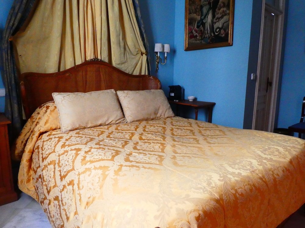 Double Room, 1 King Bed photo 3