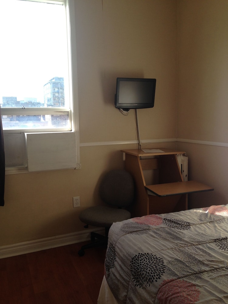 Basic Room, 1 Double Bed, Shared Bathroom - Photo 14