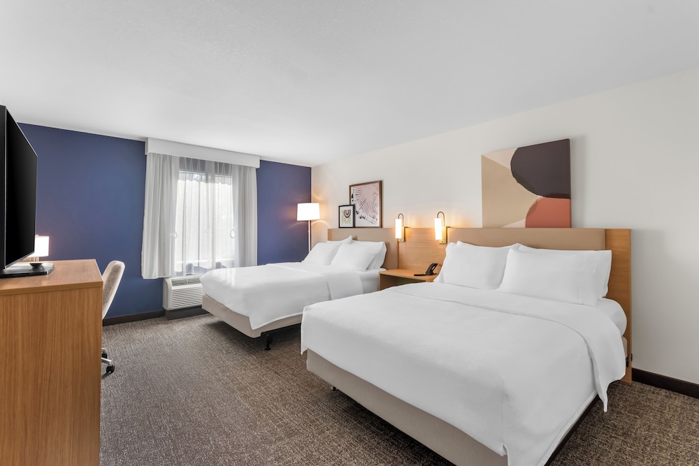 Room, 2 Queen Beds photo 1