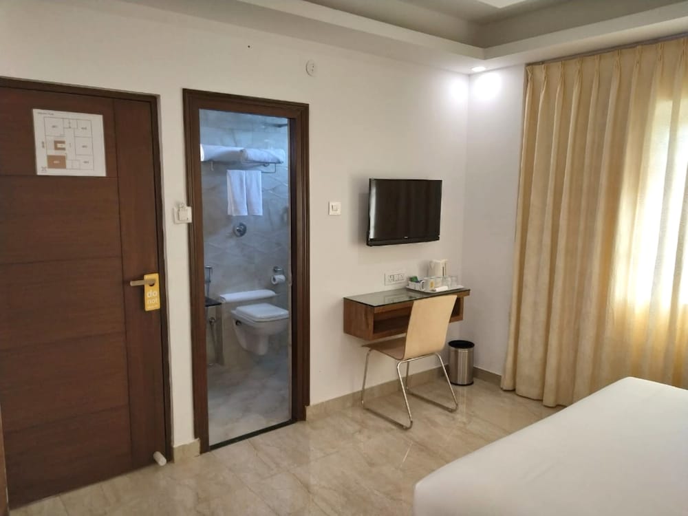 Deluxe Double Room, 1 King Bed - Photo 5