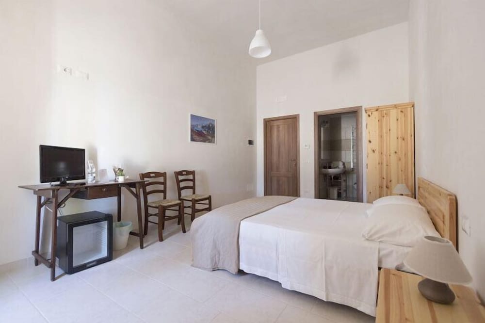 Basic Double Room, 1 Queen Bed (tre) photo 2