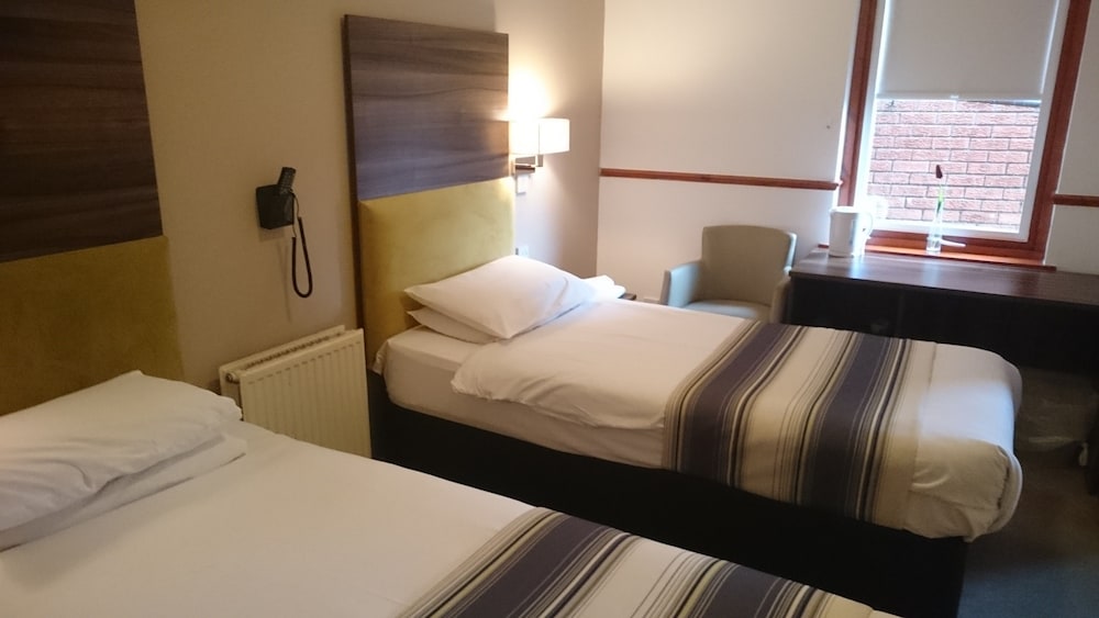 Standard Twin Room, Ensuite (Standard Twin Room) photo 2