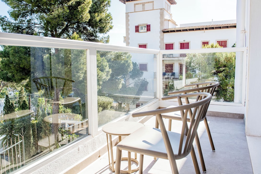 Superior Double Room, Balcony, Annex Building - Photo 9